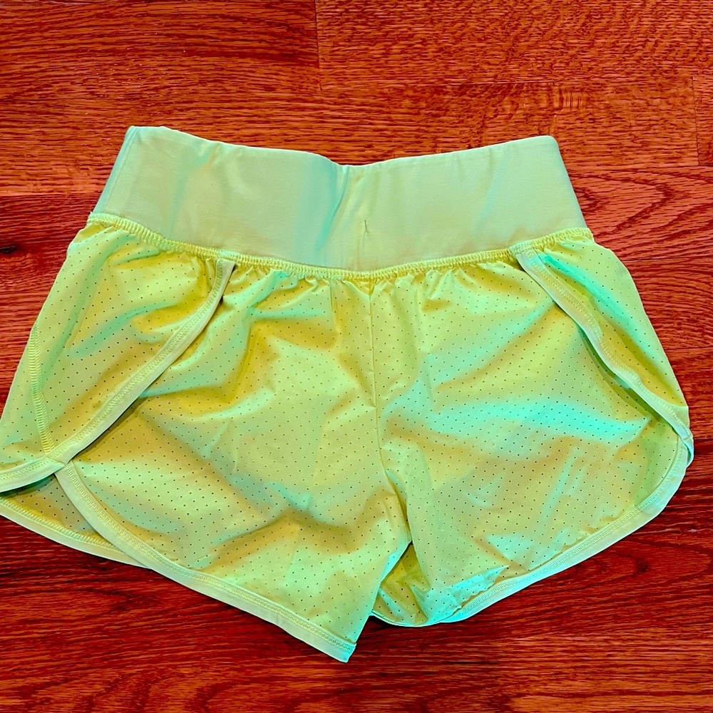 Girls Dick’s Sporting Goods Running shorts size 8-9